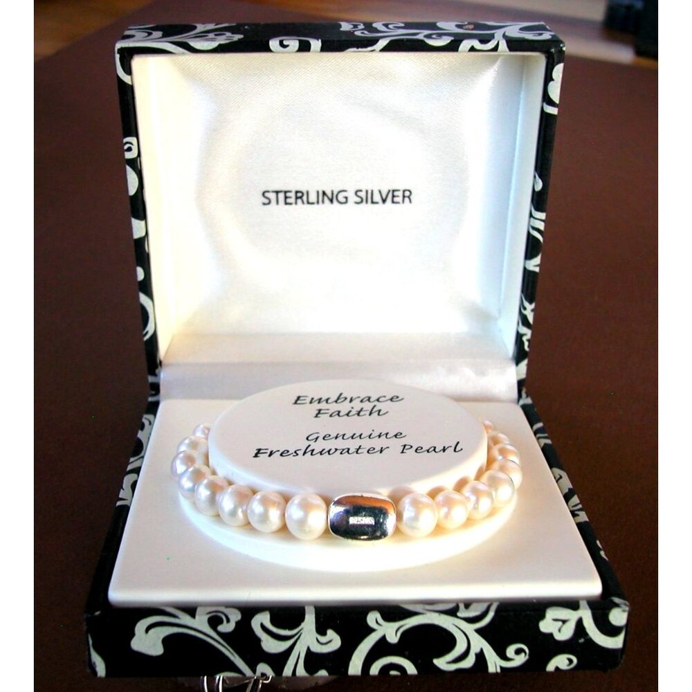 Genuine Freshwater Pearl Bracelet In Sterling Silver Box